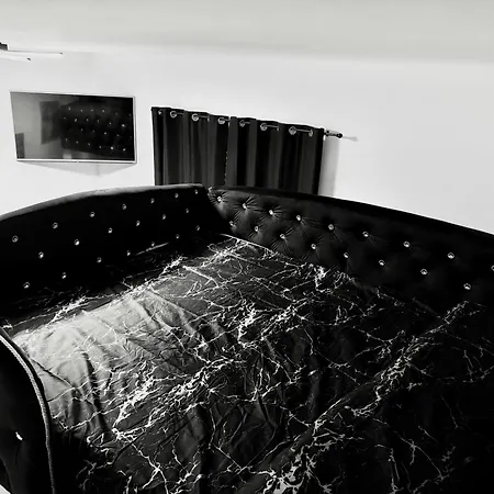 Qt & Luxury Guest house *